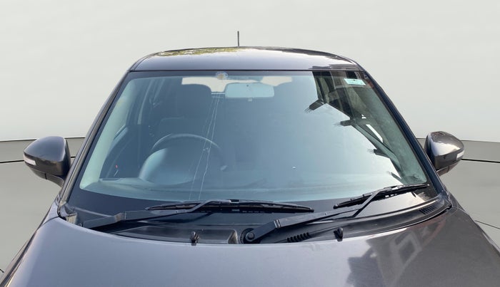 2017 Maruti Swift VDI, Diesel, Manual, 95,100 km, Front Windshield
