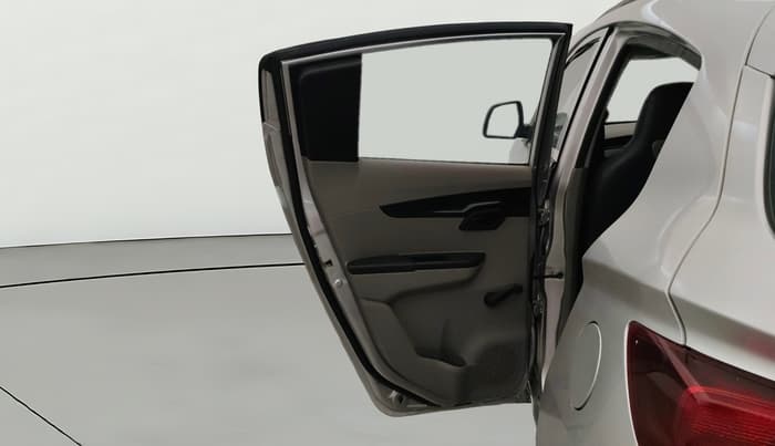 2016 Mahindra Kuv100 K2 6 STR, Petrol, Manual, 52,274 km, LHS Rear Door