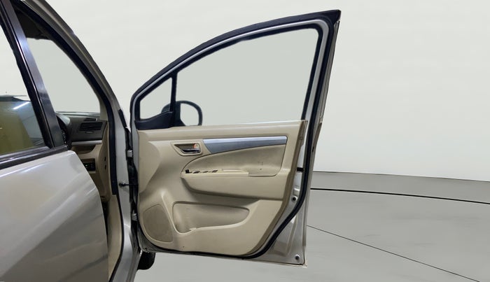 2016 Maruti Ertiga VDI SHVS, Diesel, Manual, 67,304 km, RHS Front Door