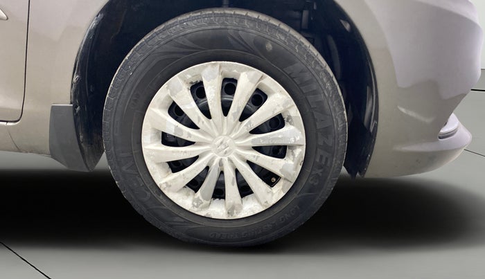 2015 Maruti Swift Dzire VXI, Petrol, Manual, 98,389 km, Right Front Wheel