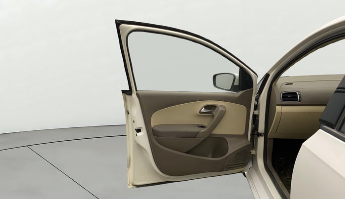 2014 Skoda Rapid AMBITION 1.6 MPI MT PLUS, Petrol, Manual, 1,04,953 km, LHS Front Door