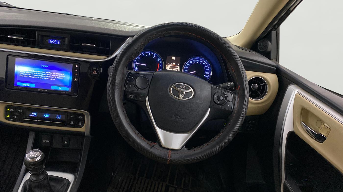 2017 Toyota Corolla Altis GL PETROL, Petrol, Manual, 73,814 km, Steering Wheel Close Up
