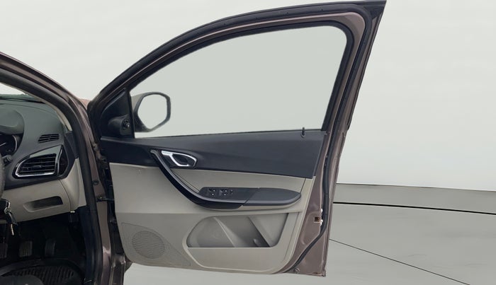 2016 Tata Tiago XZ PETROL, Petrol, Manual, 37,712 km, RHS Front Door