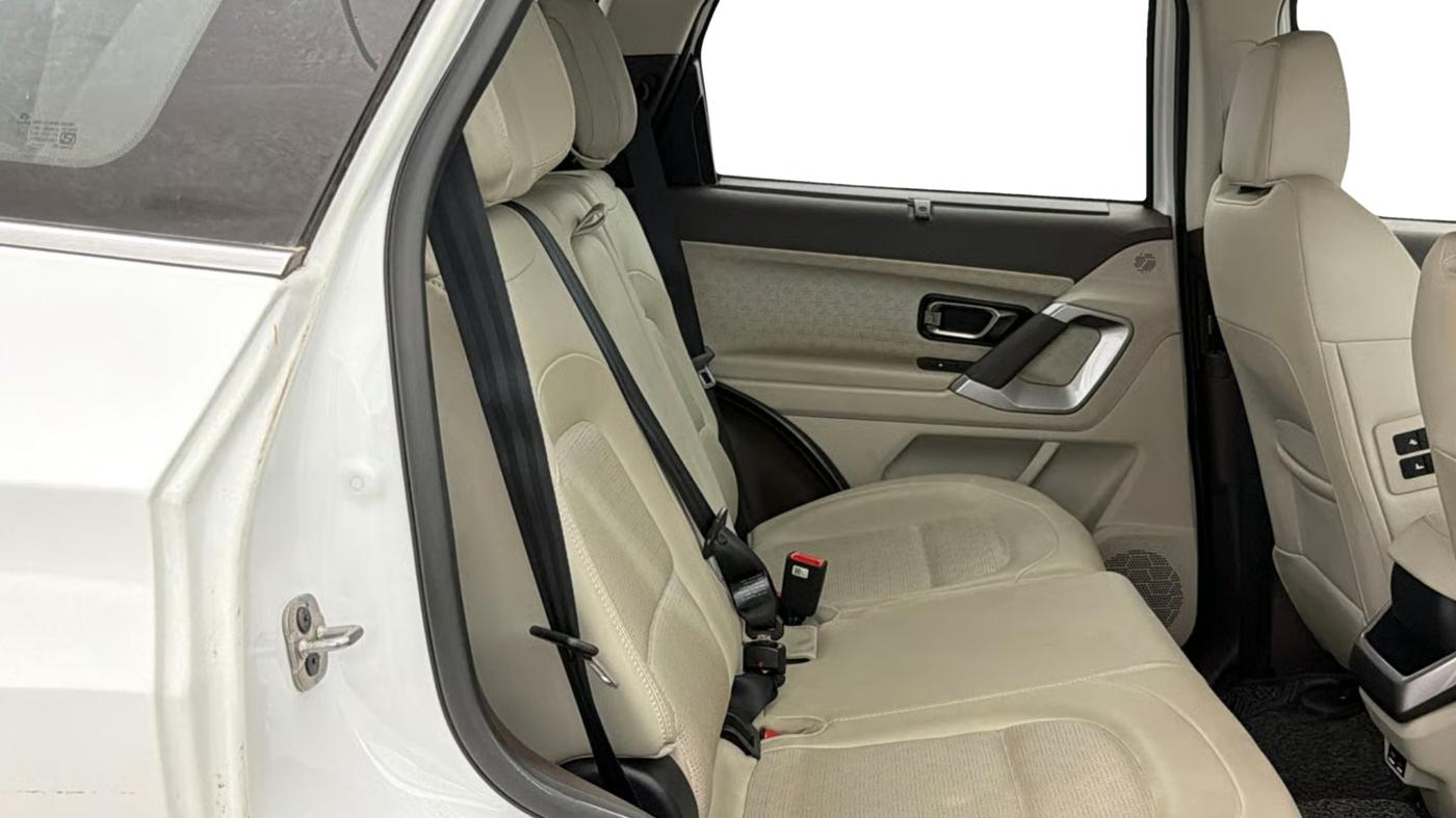 2024 Tata Safari Accomplished Plus, Diesel, Manual, 35,452 km, Right Side Rear Door Cabin