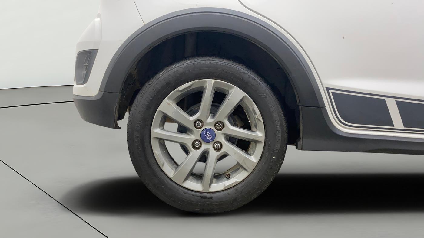 2018 Ford FREESTYLE TITANIUM 1.5 DIESEL, Diesel, Manual, 1,09,173 km, Right Rear Wheel