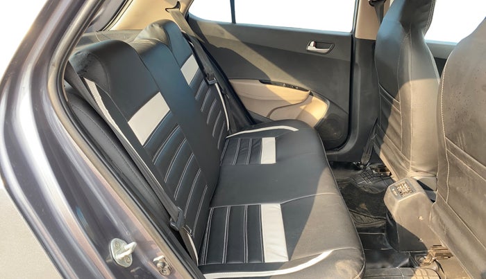 2014 Hyundai Grand i10 SPORTZ 1.2 KAPPA VTVT, Petrol, Manual, 40,871 km, Right Side Rear Door Cabin