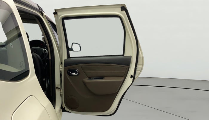 2016 Renault Duster 110 PS RXZ 4X2 AMT DIESEL, Diesel, Automatic, 1,14,773 km, RHS Rear Door