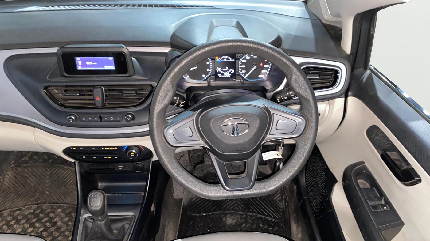 2023 Tata ALTROZ XE PLUS PETROL, Petrol, Manual, 5,171 km, Steering Wheel Close Up