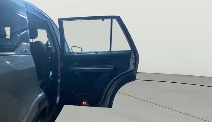 2017 Tata Hexa XT 4X2 7 STR, Diesel, Manual, 1,35,773 km, RHS Rear Door