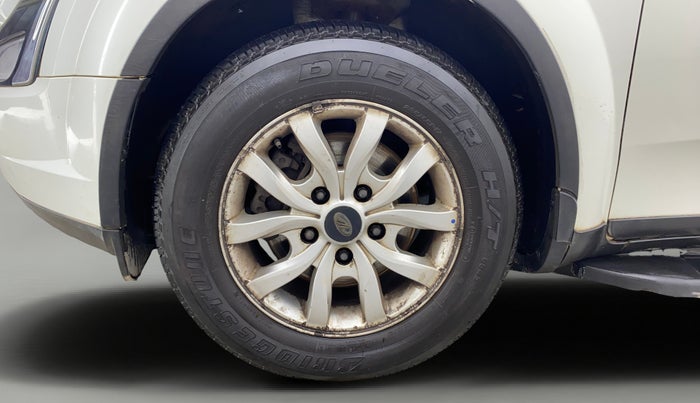 2019 Mahindra XUV500 W9, Diesel, Manual, 66,370 km, Left Front Wheel