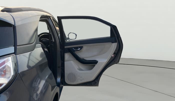 2021 Tata NEXON XZ PLUS PETROL SUNROOF, Petrol, Manual, 1,39,803 km, RHS Rear Door