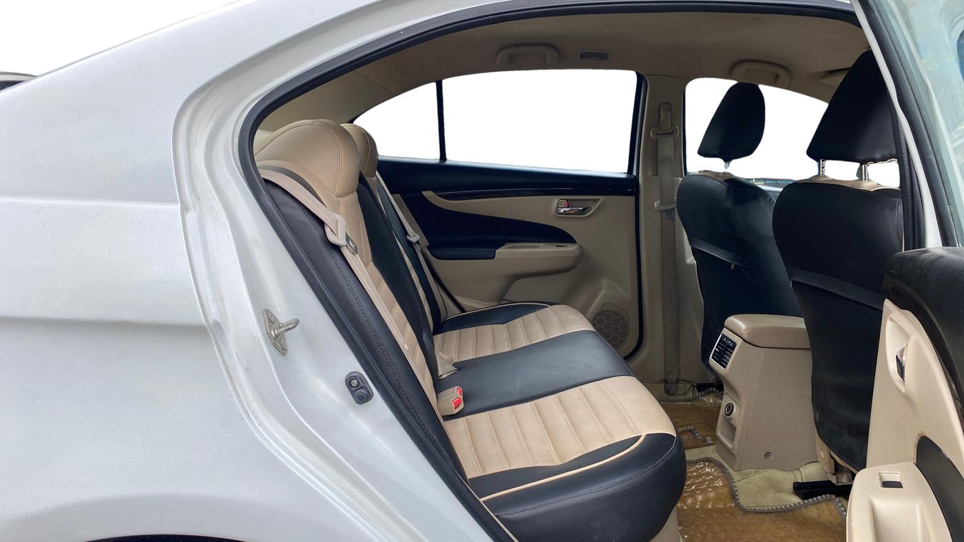2015 Maruti Ciaz ZXI AT, Petrol, Automatic, 53,458 km, Right Side Rear Door Cabin