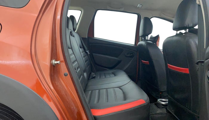 2018 Renault Duster RXS CVT, Petrol, Automatic, 27,281 km, Right Side Rear Door Cabin