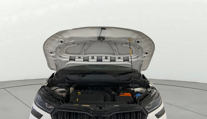 2023 Skoda KUSHAQ STYLE 1.5L TSI DSG (6 AIRBAGS), Petrol, Automatic, 26,315 km, Open Bonet