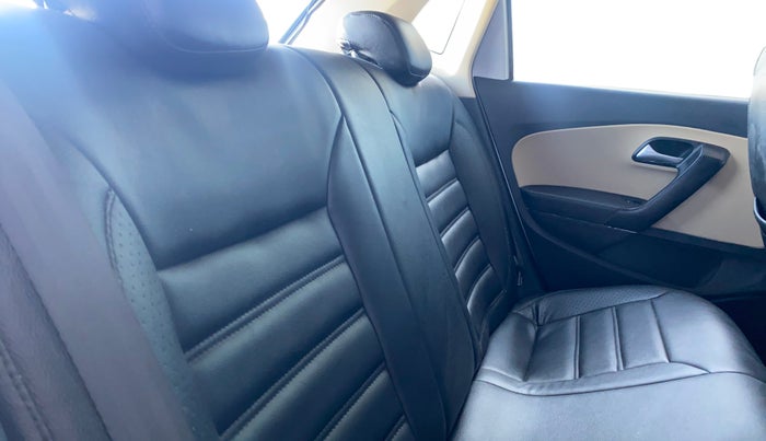 2017 Volkswagen Polo HIGHLINE1.2L, Petrol, Manual, 65,838 km, Right Side Rear Door Cabin