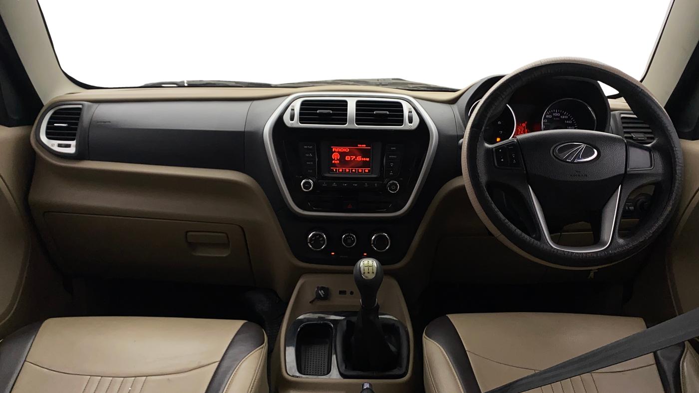 2016 Mahindra TUV300 T8, Diesel, Manual, 92,303 km, Dashboard