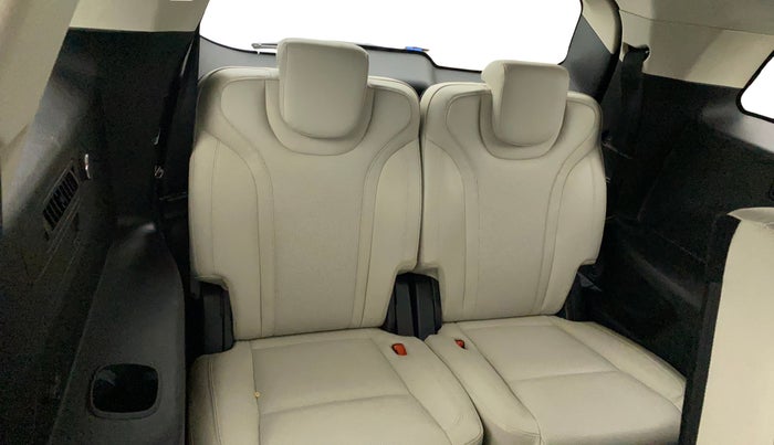 2022 Mahindra XUV700 AX 7 P AT 7 STR, Petrol, Automatic, 53,385 km, Third Seat Row ( optional )
