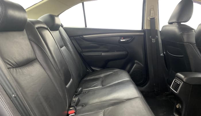 2016 Maruti Ciaz ZXI+ RS, Petrol, Manual, 84,888 km, Right Side Rear Door Cabin