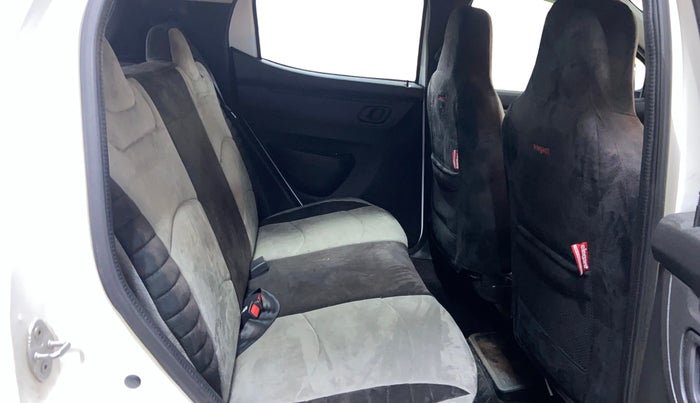 2022 Renault Kwid RXT 1.0 AMT, Petrol, Automatic, 13,105 km, Right Side Rear Door Cabin