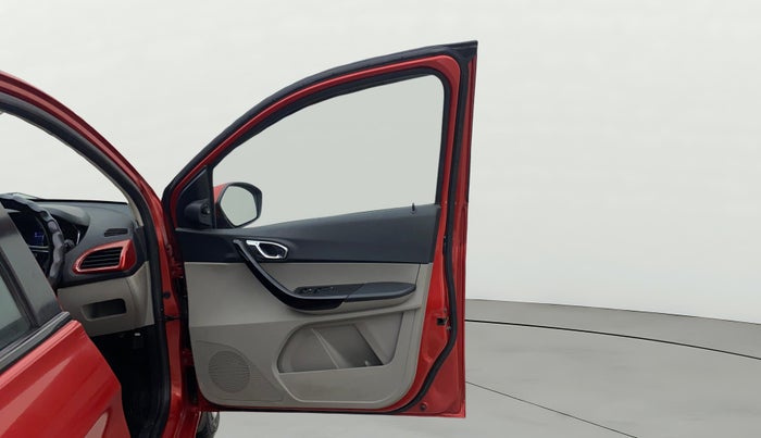 2018 Tata Tiago XZ PETROL, Petrol, Manual, 41,699 km, RHS Front Door