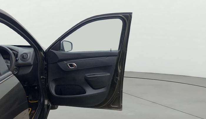 2018 Renault Kwid RXT 1.0, Petrol, Manual, 74,341 km, RHS Front Door