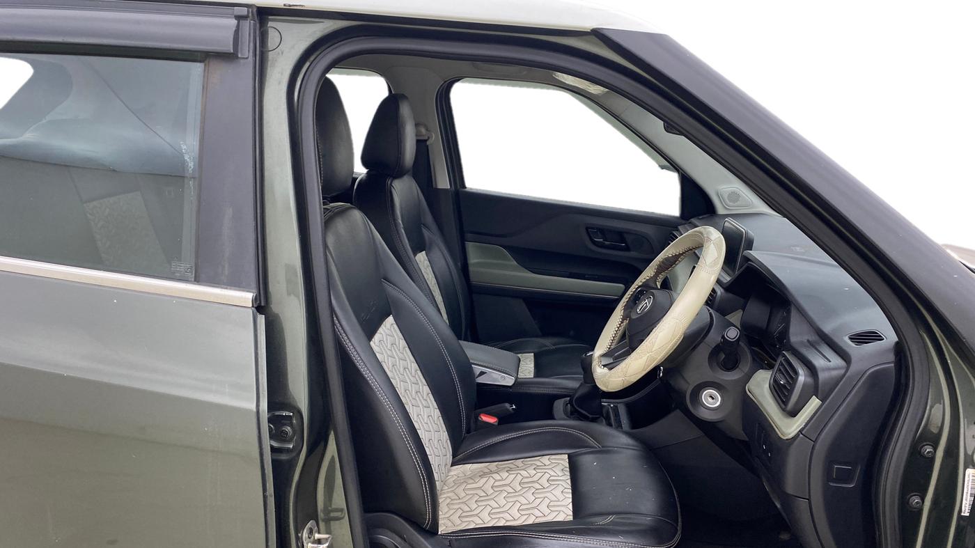 2023 Tata PUNCH ADVENTURE MT, Petrol, Manual, 35,654 km, Right Side Front Door Cabin