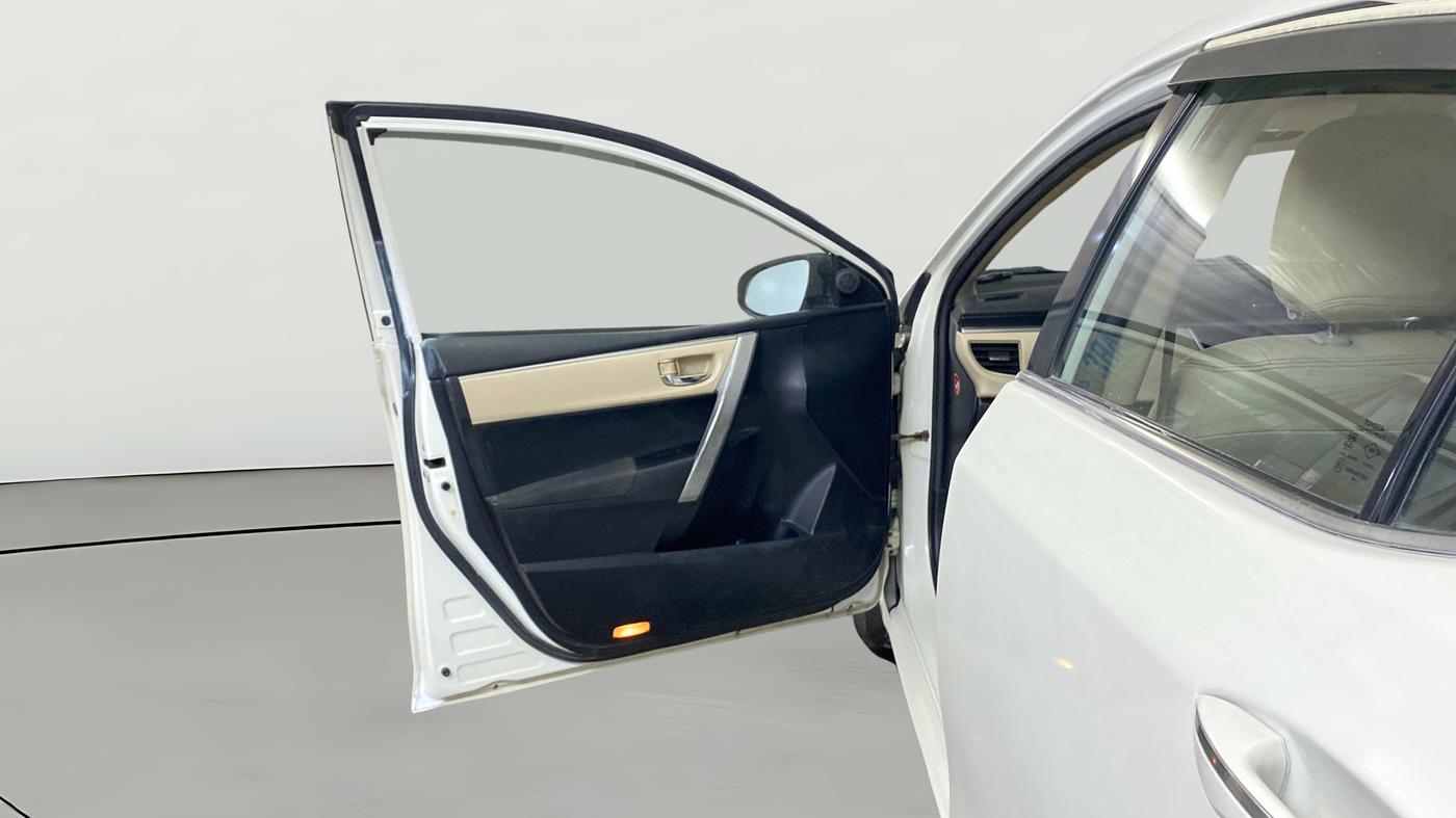 2015 Toyota Corolla Altis G CVT PETROL, Petrol, Automatic, 1,08,835 km, LHS Front Door