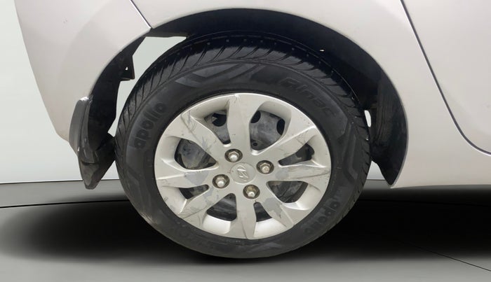 2017 Hyundai Eon SPORTZ, Petrol, Manual, 45,834 km, Right Rear Wheel