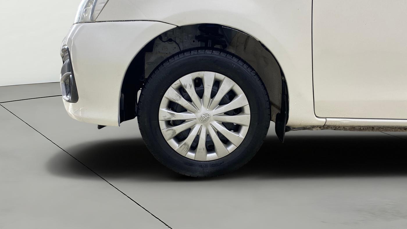 2019 Toyota Etios Liva V, CNG, Manual, 88,857 km, Left Front Wheel