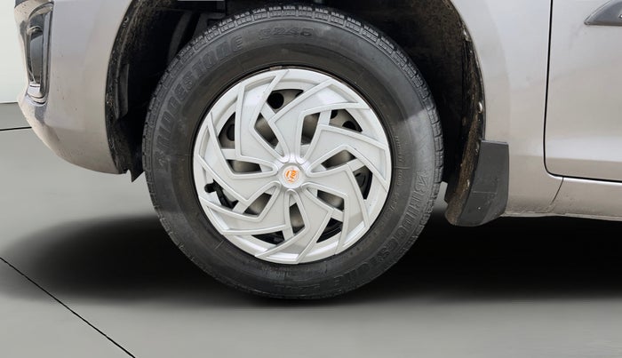 2015 Maruti Swift LXI (O), Petrol, Manual, 55,747 km, Left Front Wheel