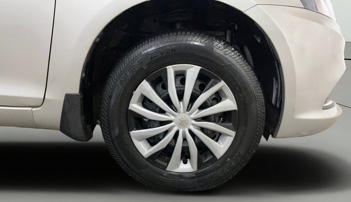 2015 Maruti Swift Dzire VXI, Petrol, Manual, 29,791 km, Right Front Wheel