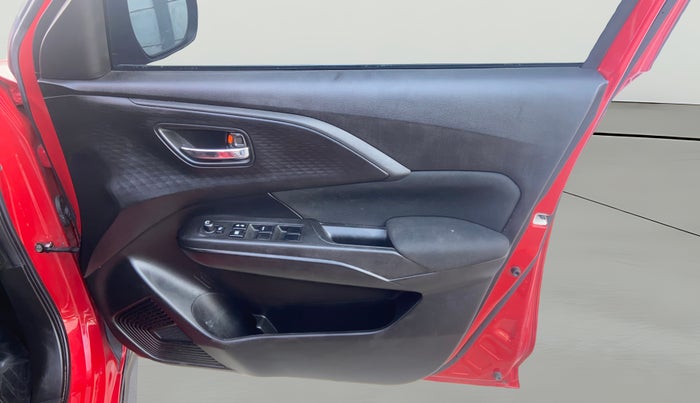 2024 Maruti Swift VXi (O), Petrol, Manual, 30,370 km, Driver Side Door Panels Control