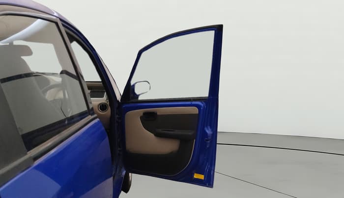 2016 Tata Nano TWIST XT, Petrol, Manual, 19,632 km, RHS Front Door