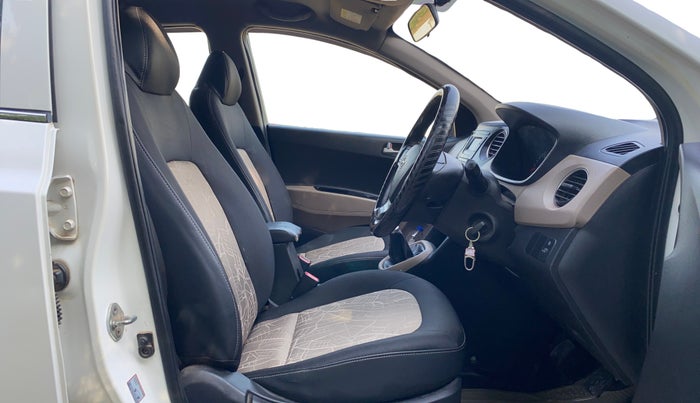 2016 Hyundai Grand i10 SPORTZ 1.2 KAPPA VTVT, Petrol, Manual, 88,659 km, Right Side Front Door Cabin