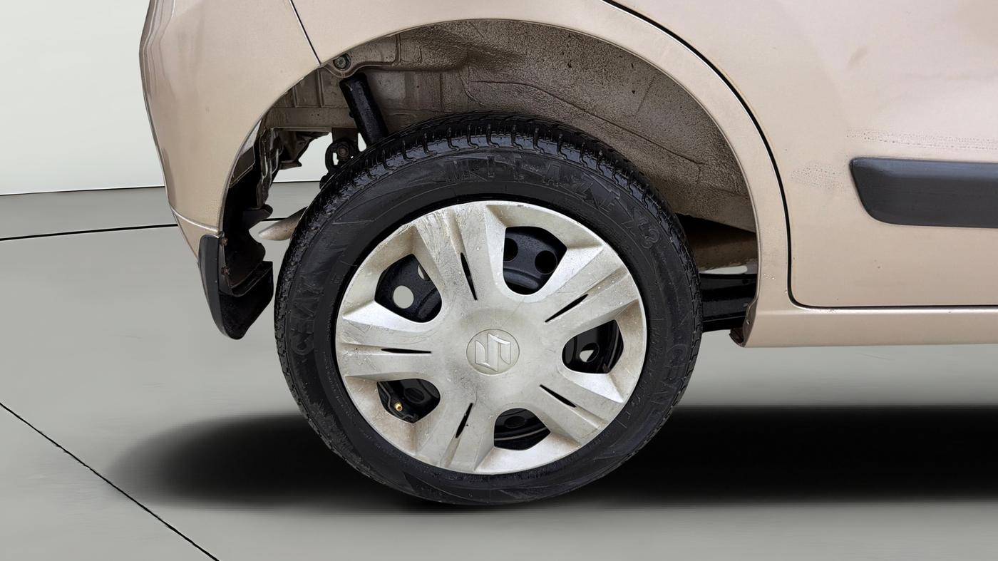 2016 Maruti Wagon R 1.0 VXI (O) AMT, Petrol, Automatic, 52,231 km, Right Rear Wheel