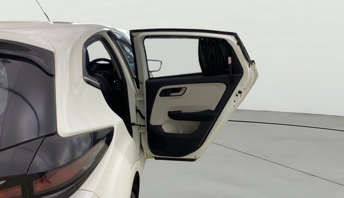 2023 Tata ALTROZ XZ CNG, CNG, Manual, 37,900 km, RHS Rear Door