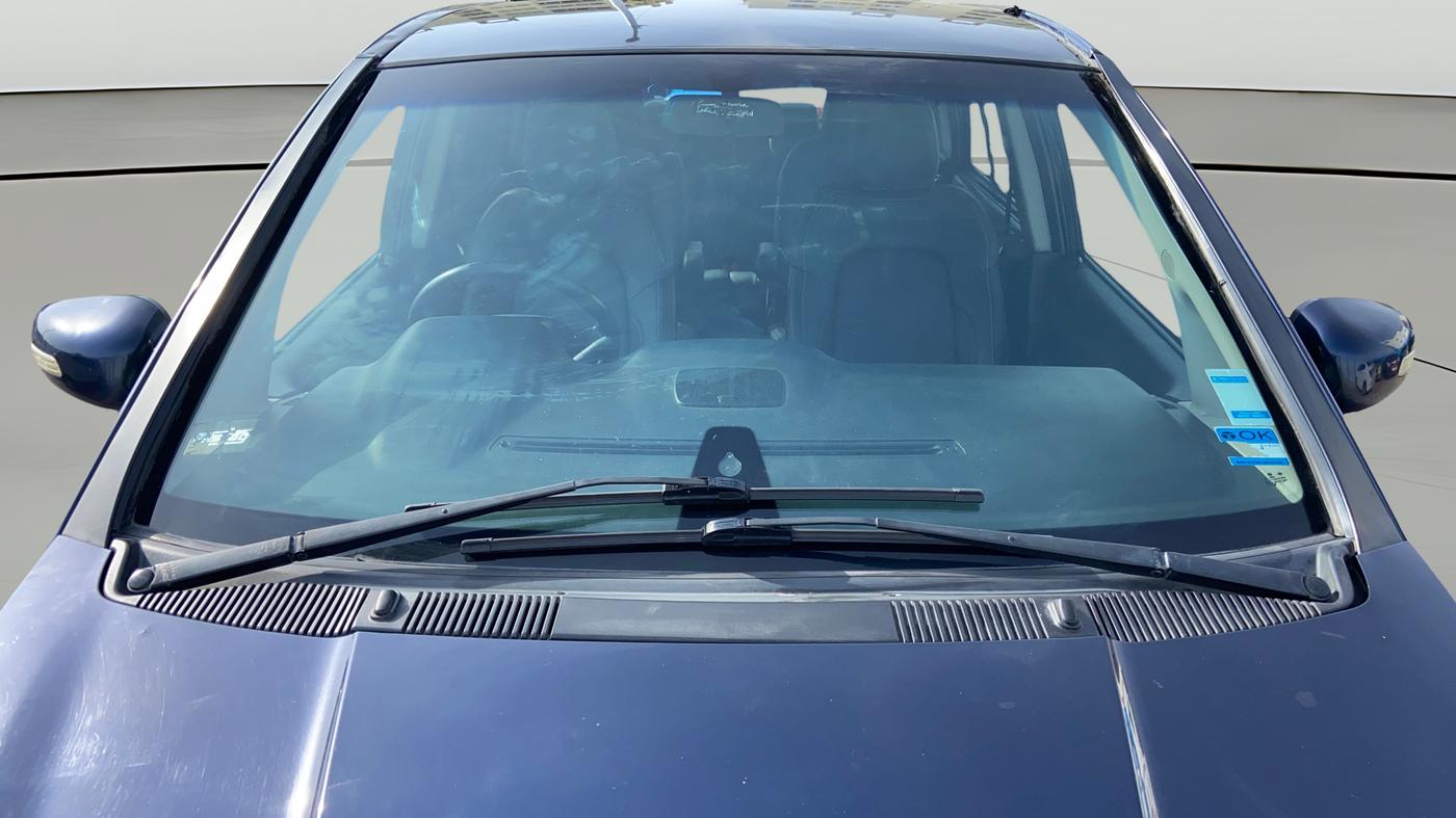 2018 Tata Hexa XTA 4X2 7 STR, Diesel, Automatic, 1,37,854 km, Front Windshield