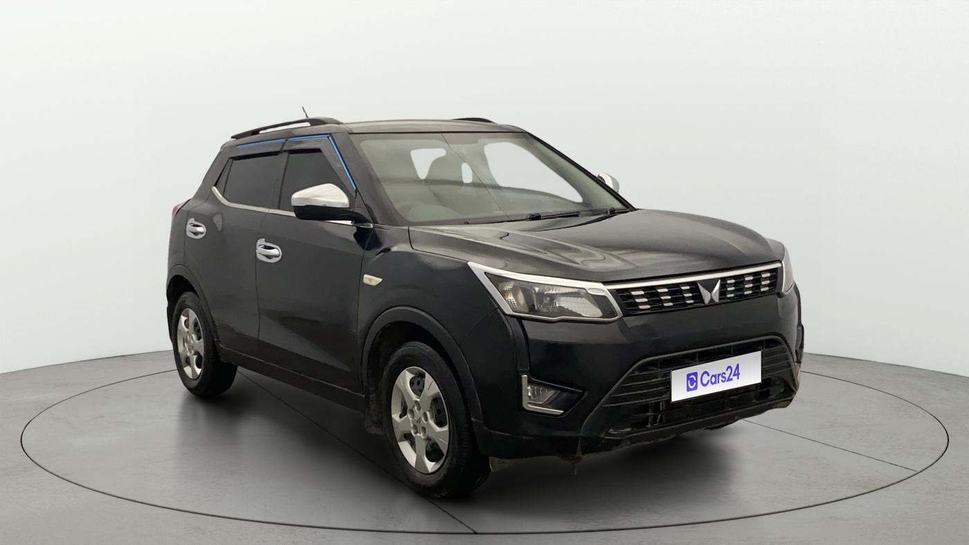 2023 Mahindra XUV300 W6 1.5 Diesel, Diesel, Manual, 51,147 km, Right Front Diagonal