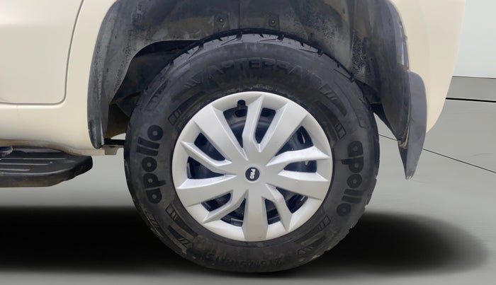 2017 Mahindra TUV300 T6 PLUS, Diesel, Manual, 30,609 km, Left Rear Wheel