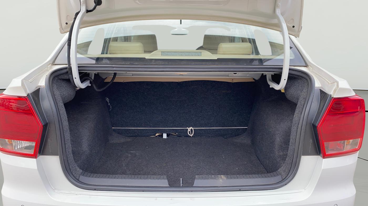 2018 Volkswagen Ameo HIGHLINE PLUS 1.0L 16 ALLOY, Petrol, Manual, 34,206 km, Boot Open Zoomed View