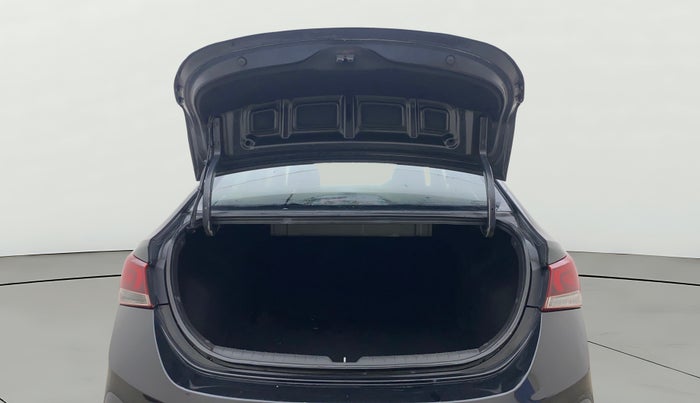 2018 Hyundai Verna 1.6 VTVT SX, Petrol, Manual, 95,503 km, Boot Door Open