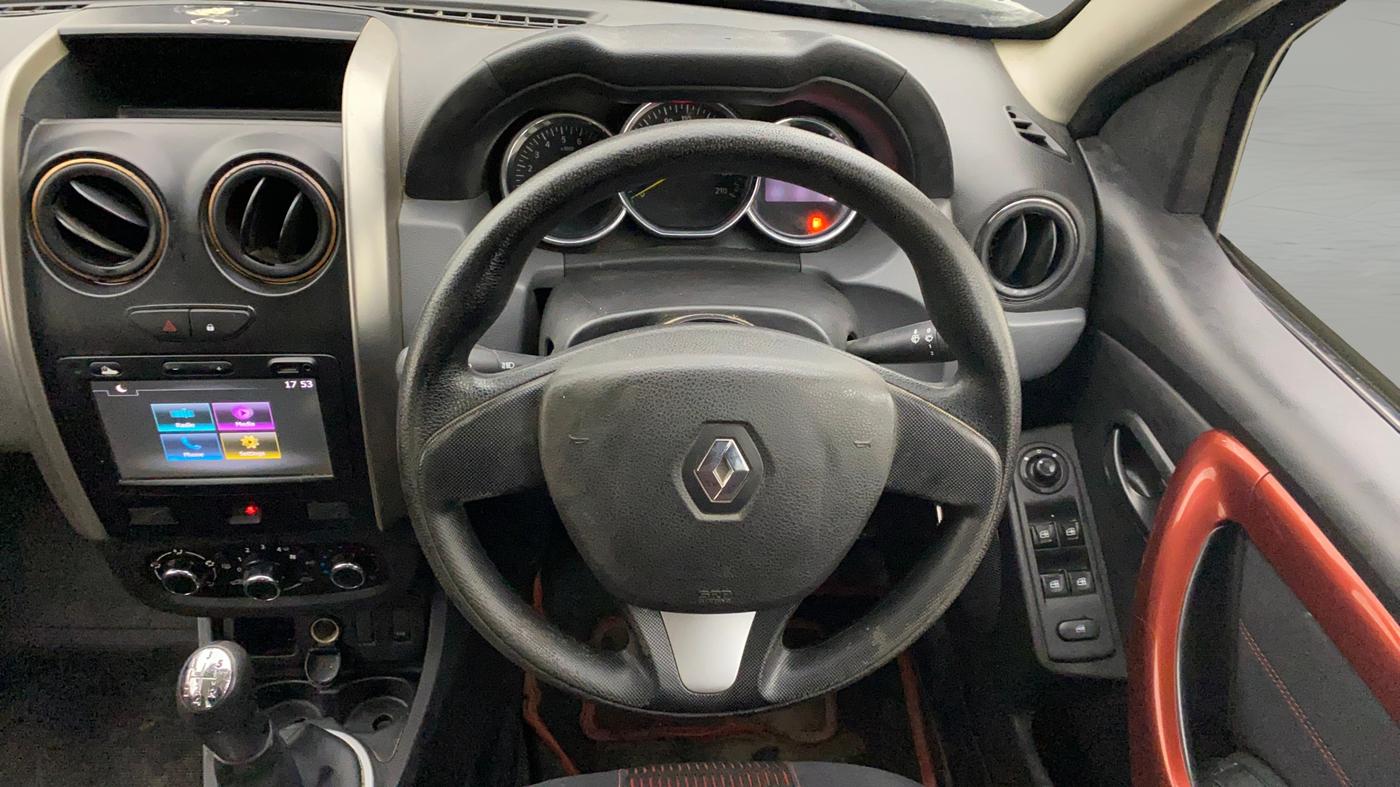 2018 Renault Duster 85 PS RXS MT DIESEL, Diesel, Manual, 1,00,027 km, Steering Wheel Close Up