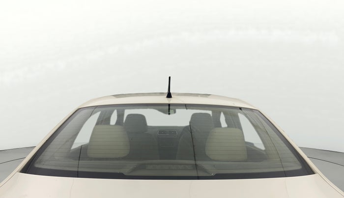 2014 Volkswagen Vento HIGHLINE 1.6 MPI, Petrol, Manual, 64,278 km, Rear Windshield