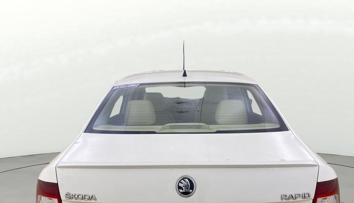 2017 Skoda Rapid STYLE 1.6 MPI AT, Petrol, Automatic, 54,614 km, Rear Windshield