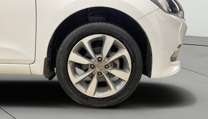 2017 Hyundai Elite i20 ASTA 1.2 DUAL TONE, Petrol, Manual, 31,134 km, Right Front Wheel