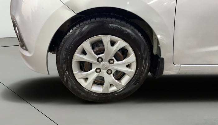 2016 Hyundai Grand i10 MAGNA AT 1.2 KAPPA VTVT, CNG, Automatic, 81,411 km, Left Front Wheel