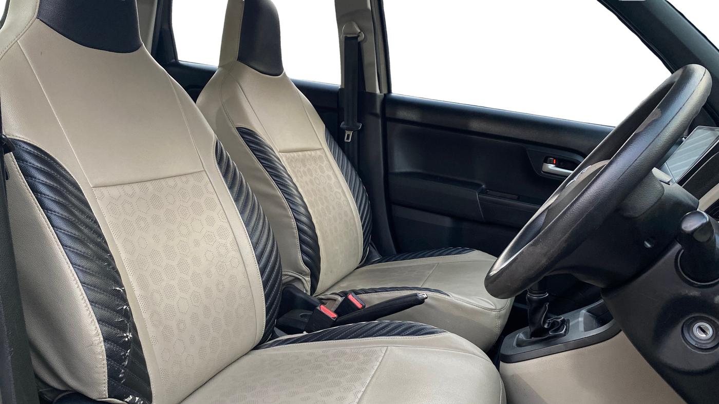 2019 Maruti New Wagon-R VXI 1.2, Petrol, Manual, 76,392 km, Right Side Front Door Cabin