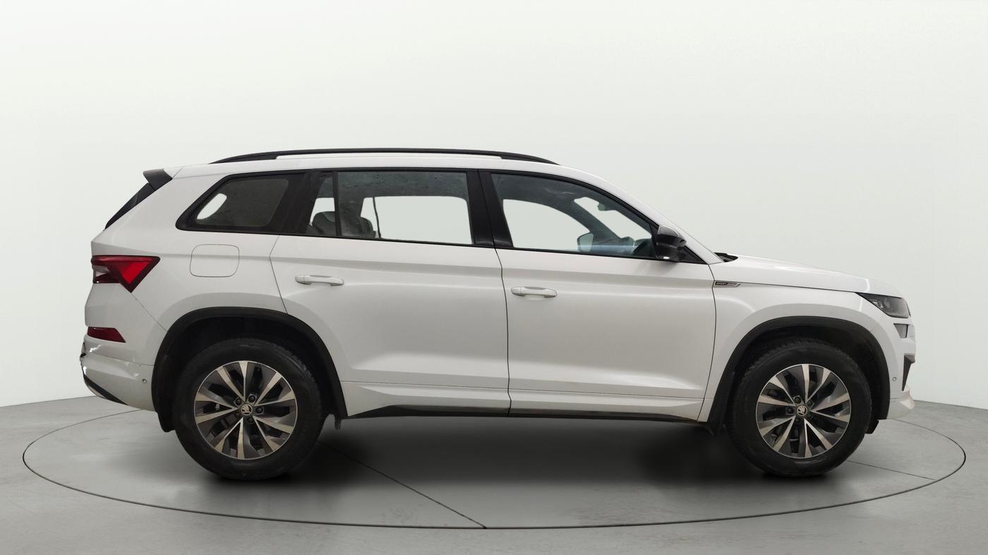 2023 Skoda Kodiaq SPORTLINE, Petrol, Automatic, 44,625 km, Right Side View