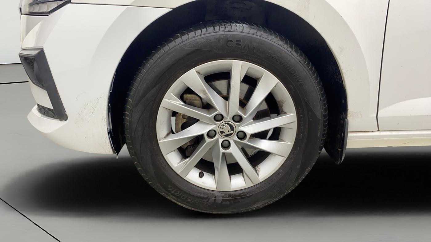 2023 Skoda SLAVIA Ambition 1.5L TSI, Petrol, Manual, 52,161 km, Left Front Wheel