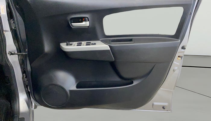2014 Maruti Wagon R 1.0 VXI, Petrol, Manual, 18,737 km, Driver Side Door Panels Control
